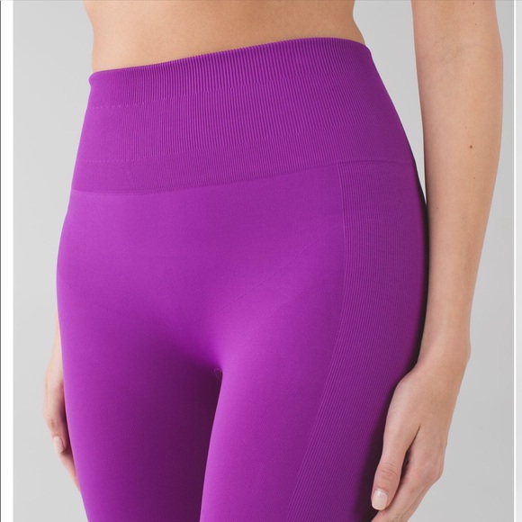 Lululemon Zone In Crop Size 6 Ultra Violet - Picture 3 of 5